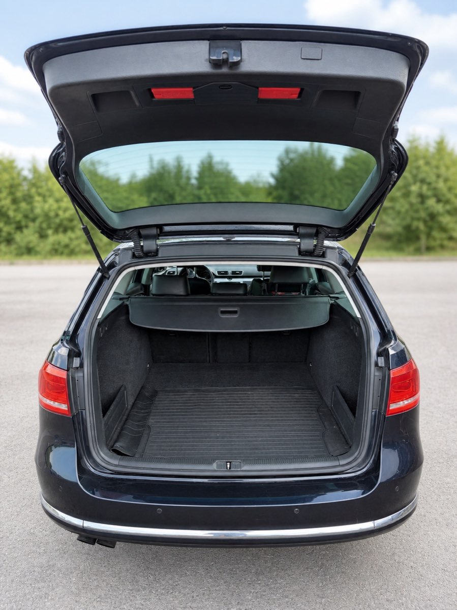 Otvorený batožinový priestor Volkswagen Passat Variant